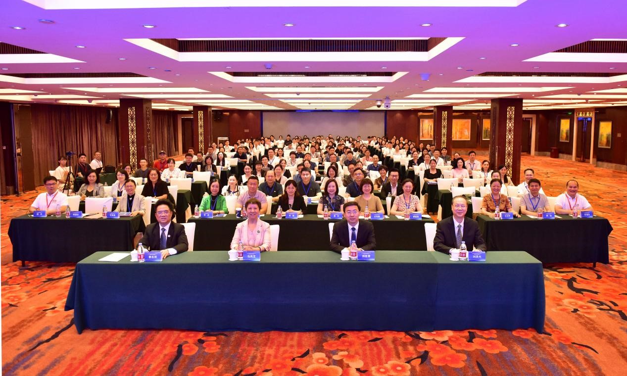 图1.jpg 英国上市公司365